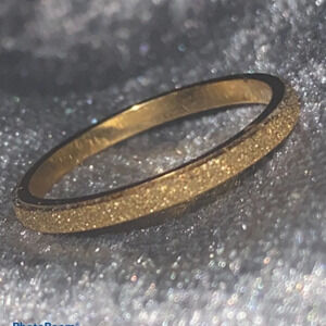 Vintage brushed gold  tone faux diamonds ring Sz 8